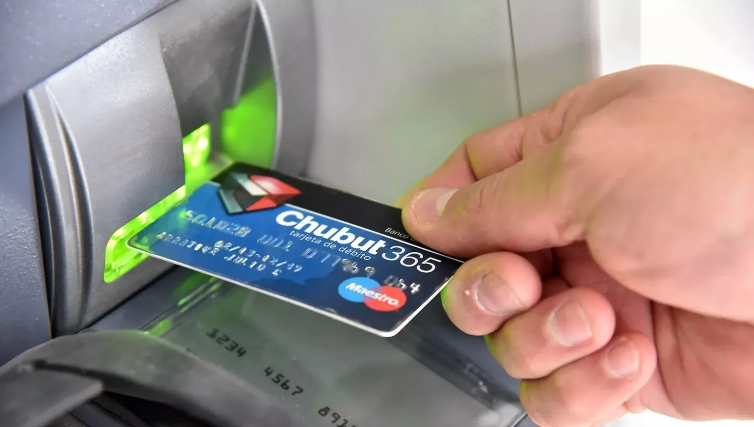 Depositarán el jueves los haberes para agentes pasivos y el viernes para trabajadores en actividad