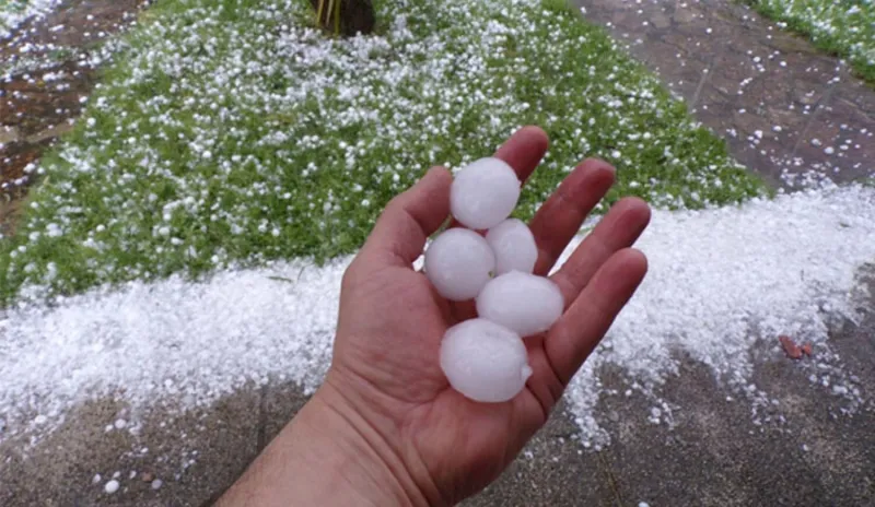 Granizo destructivo y piedras del tamaño de pelotas de tenis en Santa Fe en medio de la alerta
