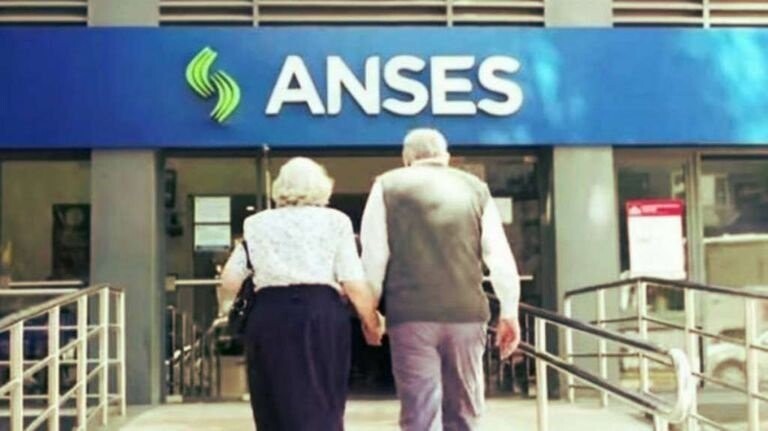 Economía: Anses oficializó un aumento del 1,88% en jubilaciones y asignaciones