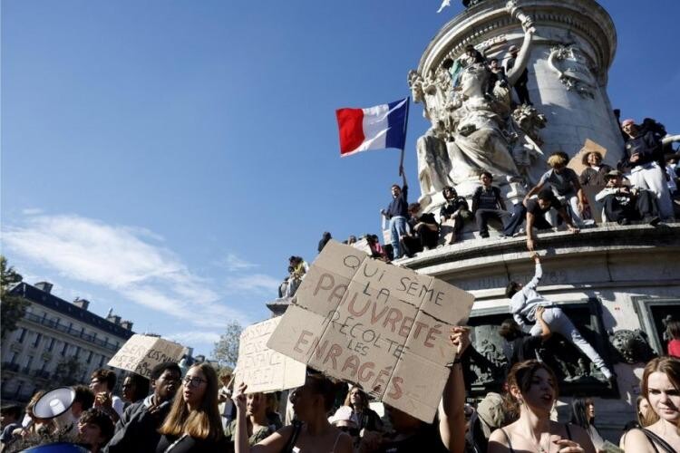 Francia: por qué miles de estudiantes salieron a las calles y pusieron contra las cuerdas a Macron