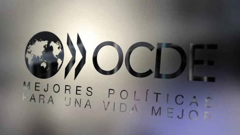 0001 poli noche.jpeg La OCDE prevé que Argentina encabezará el crecimiento en América Latina en 2025