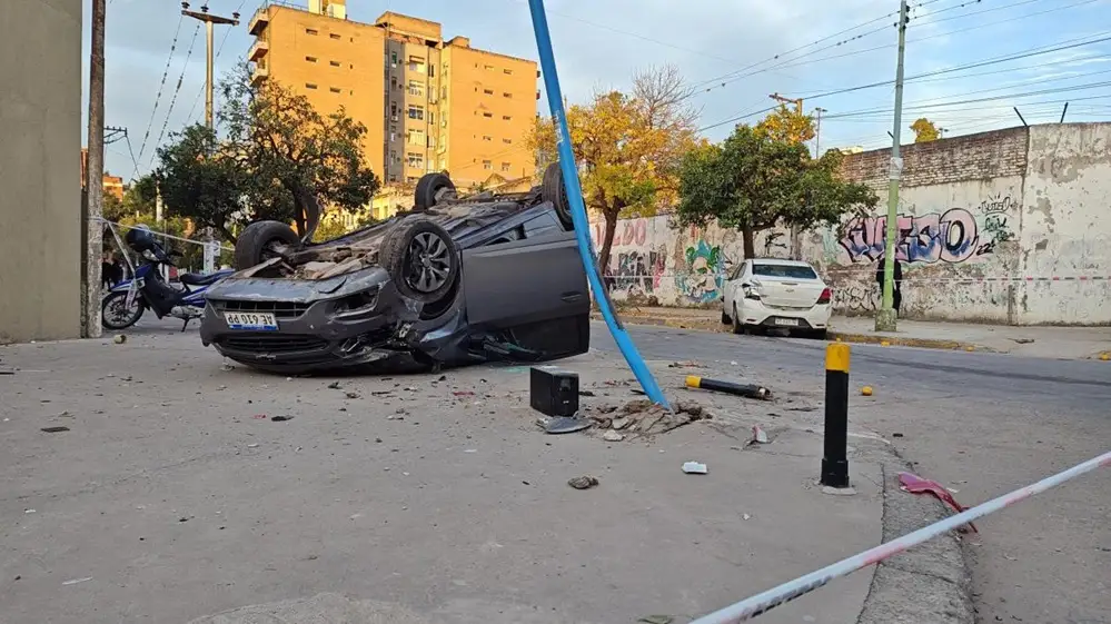 Terrible accidente en la esquina de Rivadavia y España