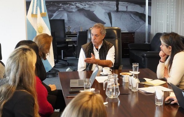 Para aumentar el turismo receptivo Scioli se reunió con Avianca