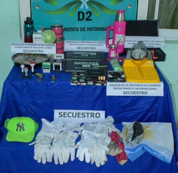 002.jpg Sustrajeron varios elementos de la E.P.E.S N° 61 del barrio Virgen del Rosario y la Policía los recuperó