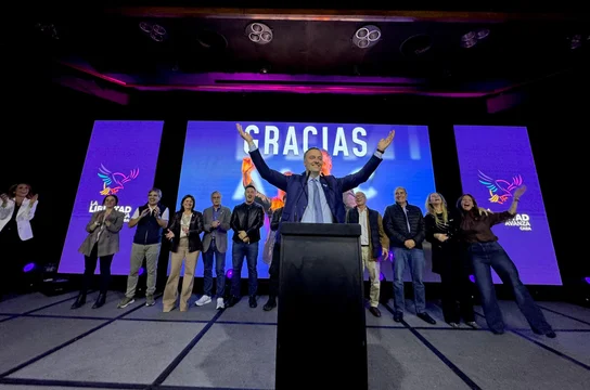 Batacazo libertario en CABA: victoria de Adorni, segundo puesto para Santoro y derrota histórica del PRO