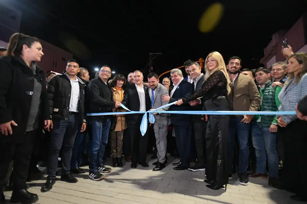 El gobernador Osvaldo Jaldo inauguró en Monteros obras de renovación urbanística