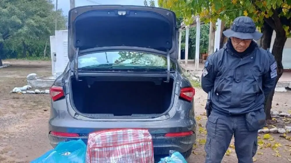 Armas y mercadería de contrabando en Burruyacú