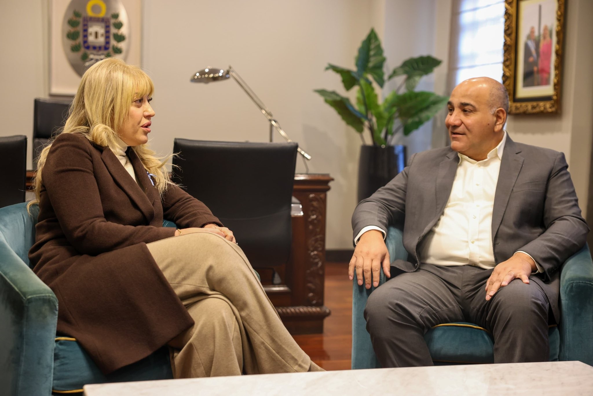 Manzur visitó a la intendenta Chahla y causó revuelo en el ámbito político