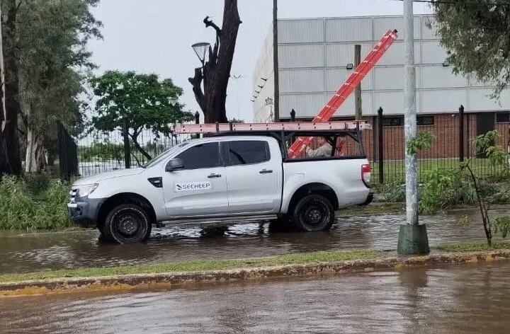 SECHEEP: EL TEMPORAL DEJÓ DAÑOS ESTRUCTURALES Y SE TRABAJA EN LA NORMALIZACIÓN DEL SERVICIO