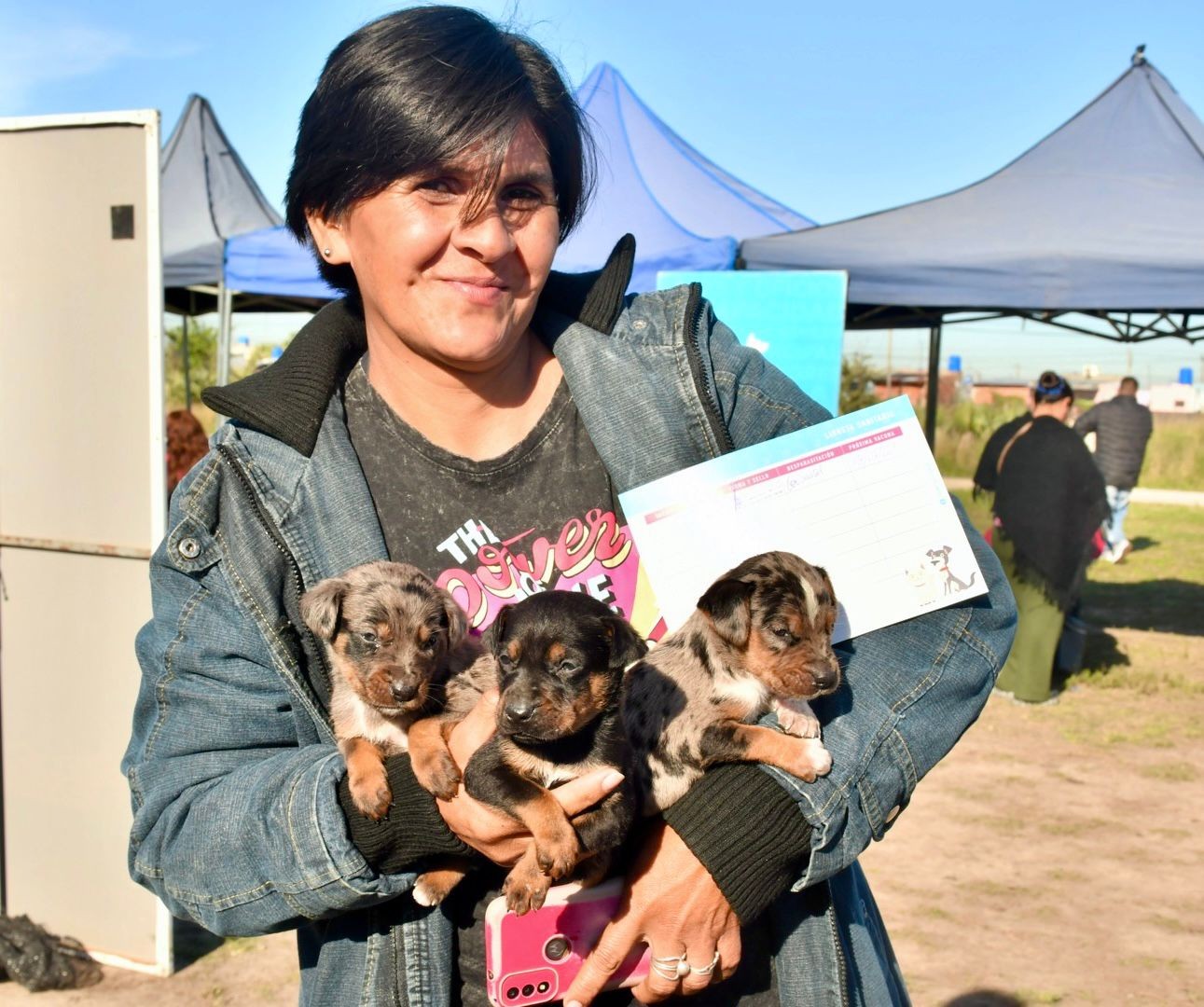 01-Tapita-robaron-678x381 (1).jpg Exitosa jornada del Castramóvil municipal en el barrio 28 de Junio