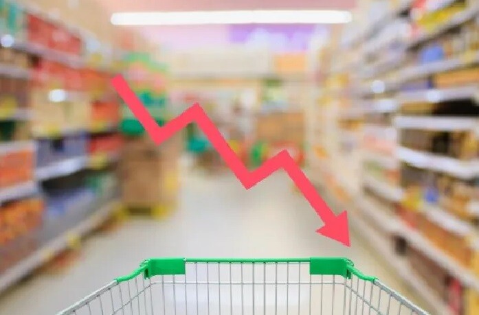 Consumo: se desploman las ventas de ropa y calzado, pero la gente se endeuda para comer