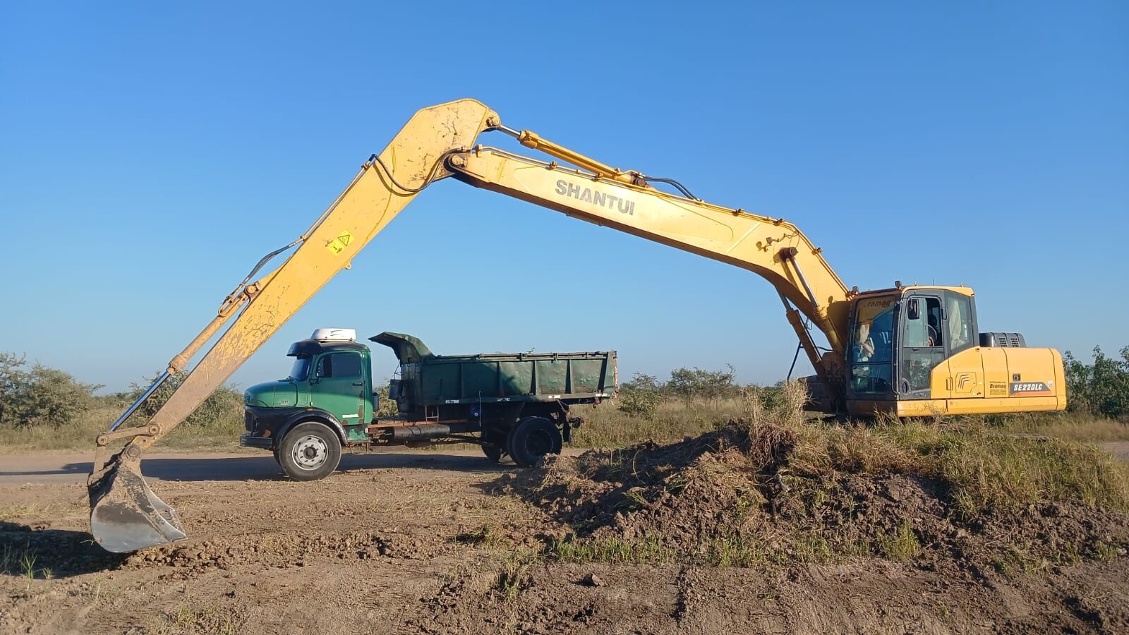 01.jpg Este sábado con el plan de tareas comunal una amplia zona del ejido urbano se benefició