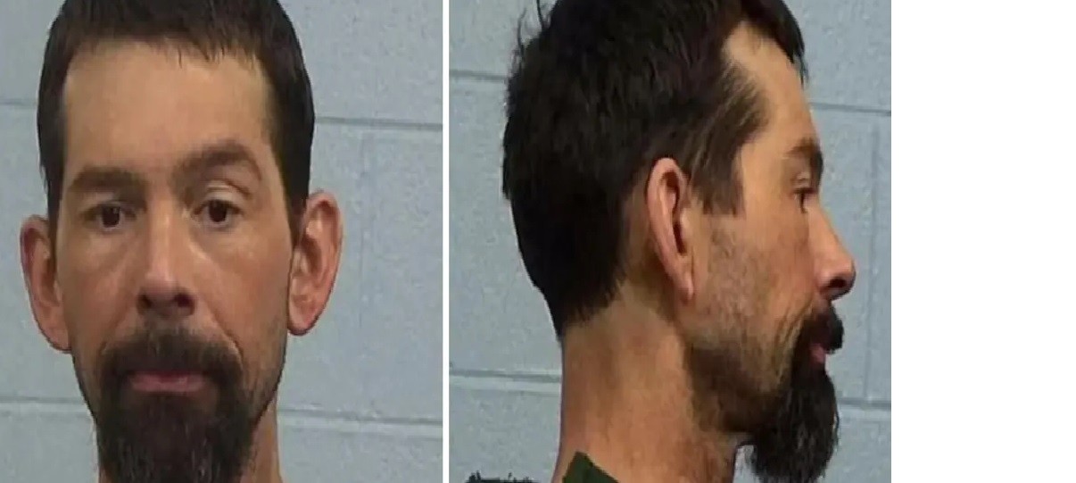 Hombre discutió con sus padres por una pastilla de dormir y los mató a escopetazos