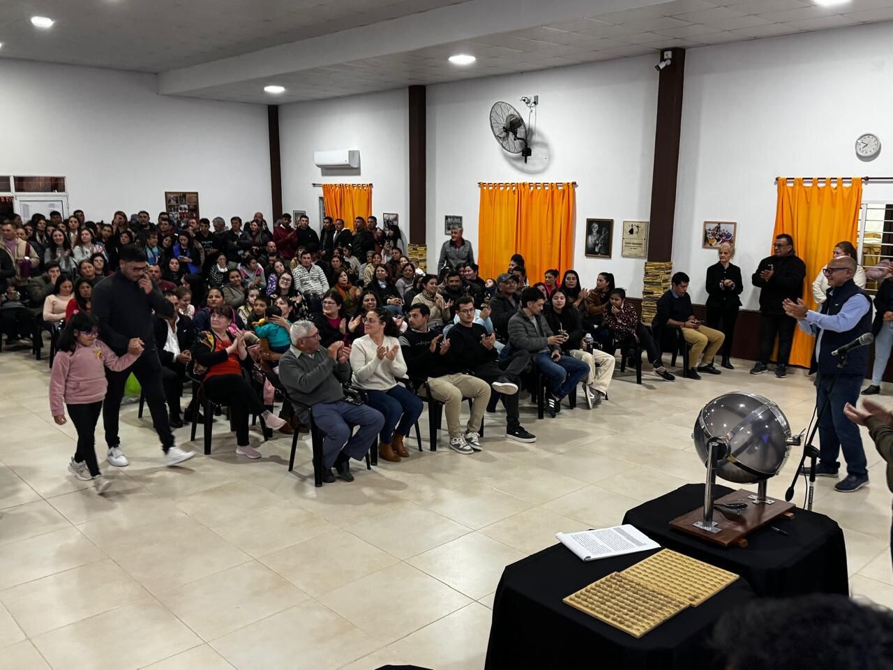 DESPUÉS DE AÑOS DE ESPERA: TRANSPARENCIA Y EMOCIÓN EN EL SORTEO DE VIVIENDAS DEL IPDUV EN SAN BERNARDO