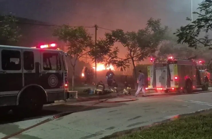Incendio en una fábrica de muebles de Rafaela- Sin Heridos