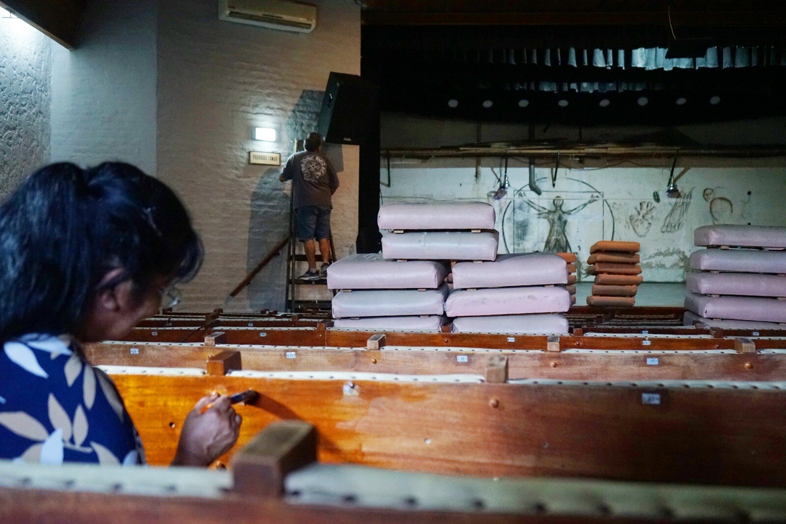 estauran las instalaciones del Teatro Municipal de cara a la temporada de invierno