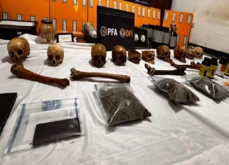 06.jpg Córdoba: encontraron cráneos humanos en un operativo y uno tenía un crucifijo incrustado