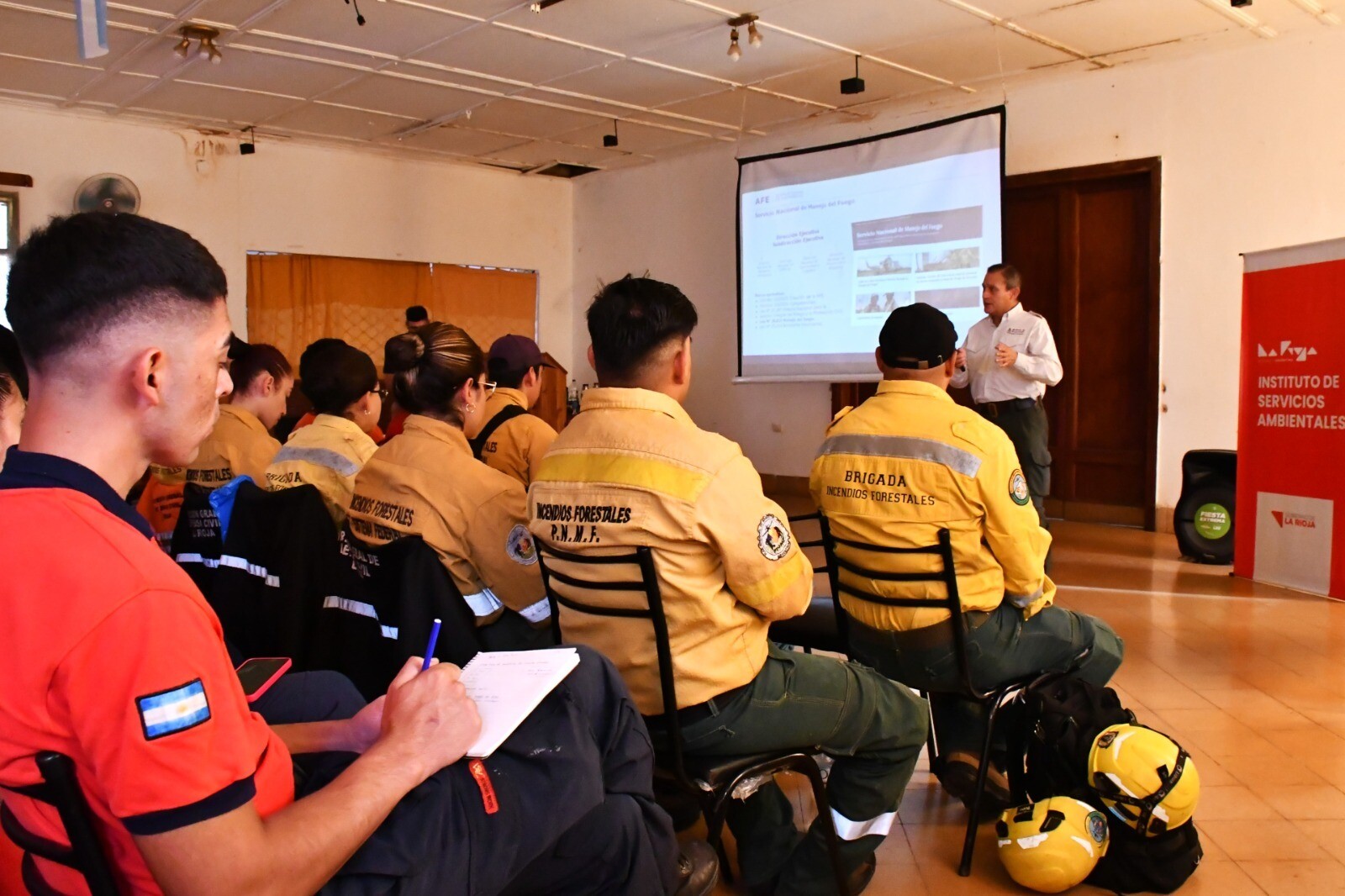 0a73304e-5f40-4446-8b58-a40d99322175.jfif Capacitación interinstitucional en gestión del riesgo La Rioja fortalece su capacidad para combatir incendios en zonas urbano-forestales