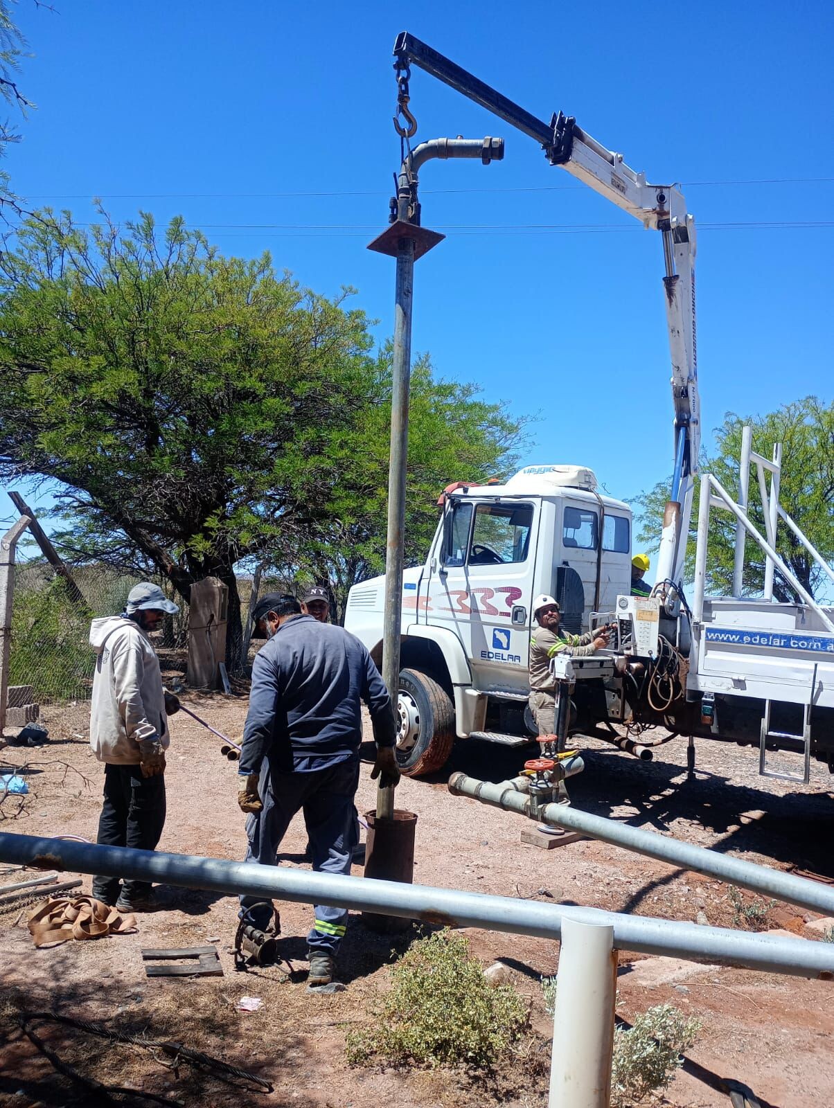 El Gobierno Provincial avanza con el operativo de mantenimiento del sistema de distribución de agua potable en toda La Rioja