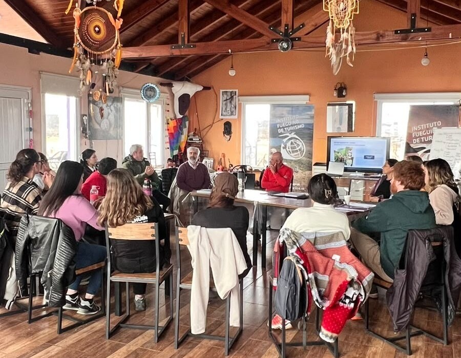 CON UNA IMPORTANTE PARTICIPACIÓN SE REALIZÓ EL 2º TALLER DE TURISMO RURAL COMUNITARIO EN TIERRA DEL FUEGO CON UNA IMPORTANTE PARTICIPACIÓN SE REALIZÓ EL 2º TALLER DE TURISMO RURAL COMUNITARIO EN TIERRA DEL FUEGO
