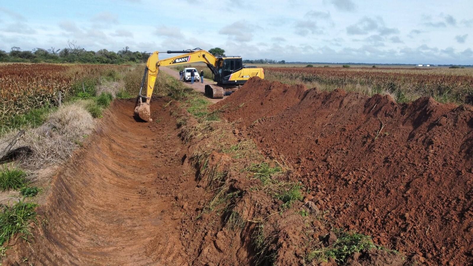 CHARATA: EL GOBIERNO PROVINCIAL EJECUTA OBRAS DE DRENAJE PARA PREVENIR ANEGAMIENTOS ANTE POSIBLES LLUVIAS INTENSAS