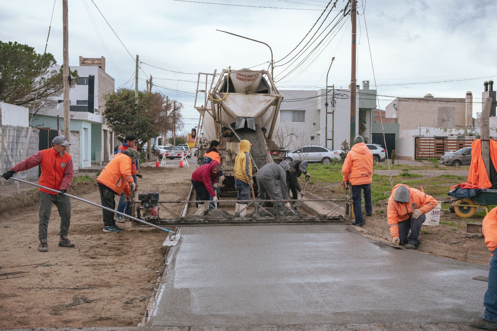 La obra de pavimentación sobre calle Rivadavia en Playa Unión entra en una nueva etapa