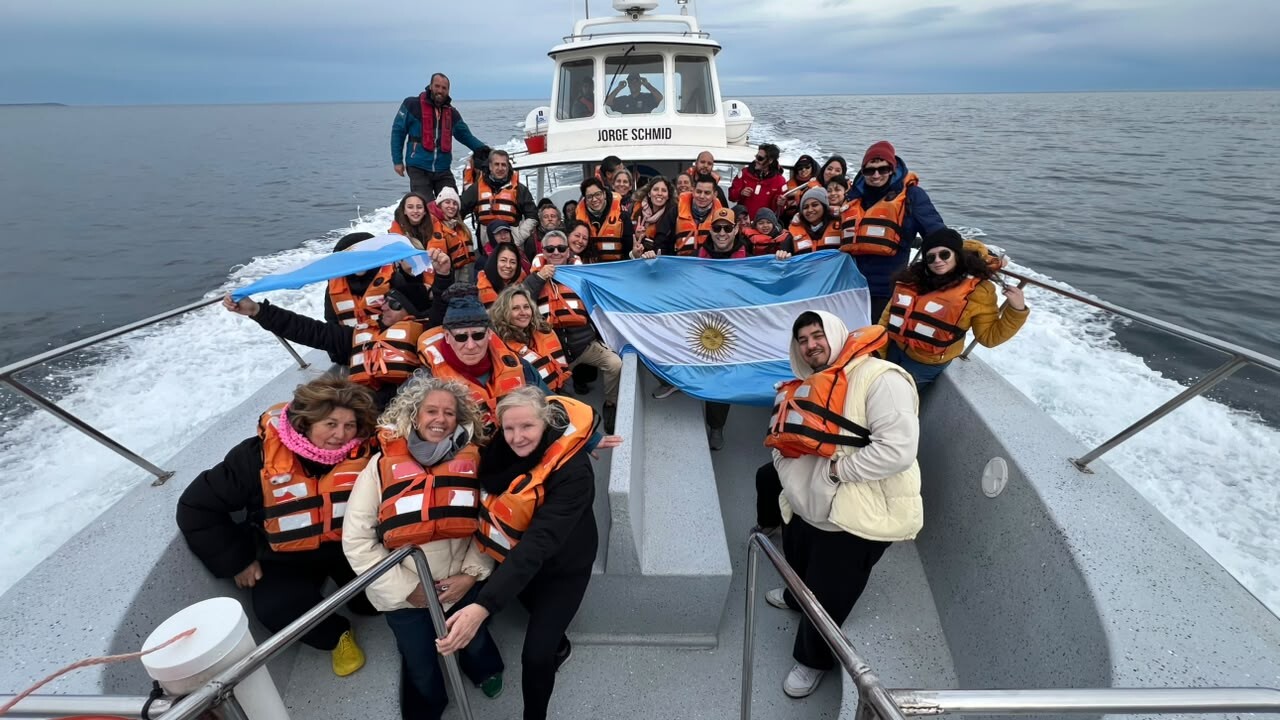 1--EMRATUR PARTICIPÓ DE UNA CAPACITACIÓN.jpeg Emratur de Rawson participó de una capacitación sobre avistaje de ballenas para fortalecer la atención turística