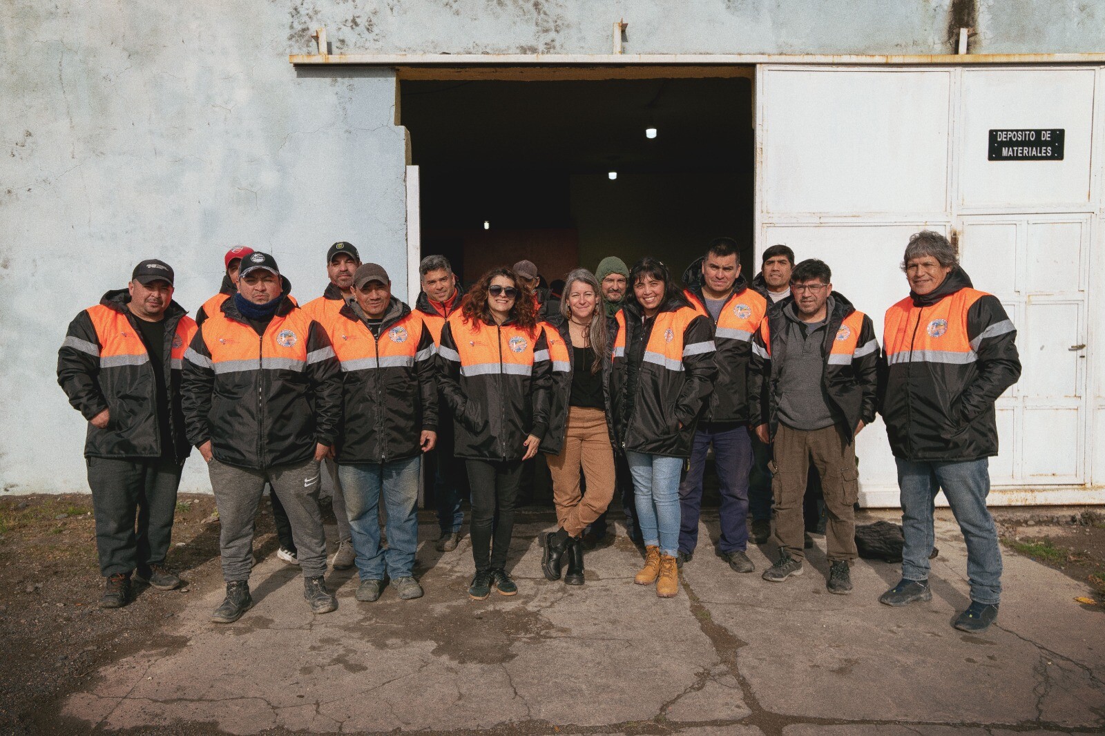 La Municipalidad de Rawson entregó indumentaria de abrigo al personal de Obras y Servicios Públicos