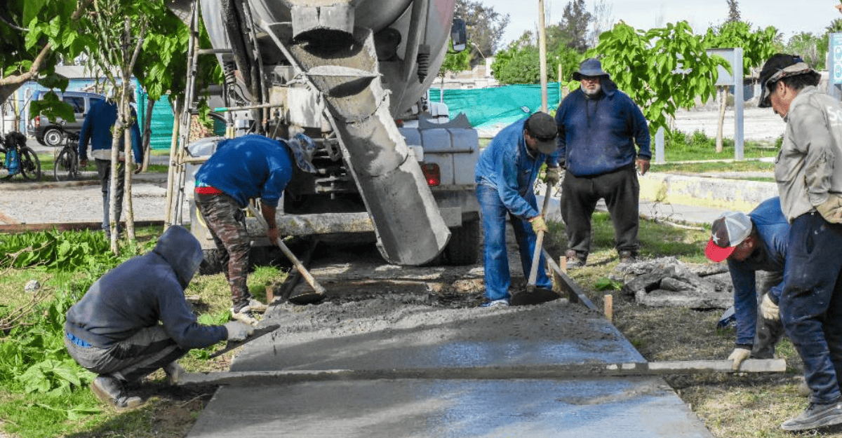25 de Mayo inició la remodelación de la plazoleta del Barrio Los Algarrobos