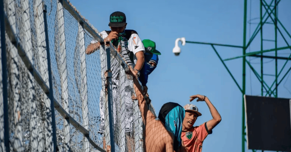 El Verdinegro no pudo con Instituto y se fue silbado por su gente. El Verdinegro no pudo con Instituto y se fue silbado por su gente.