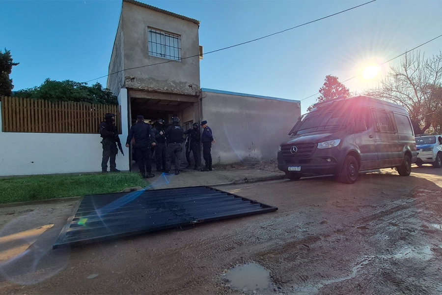 1000041924.webp Allanamientos en Concordia: secuestraron armas, droga y un efectivo fue mordido por un perro