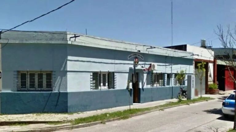 1000235634.jpg Un motociclista menor de edad intentó evadir un control y chocó a un funcionario policial
