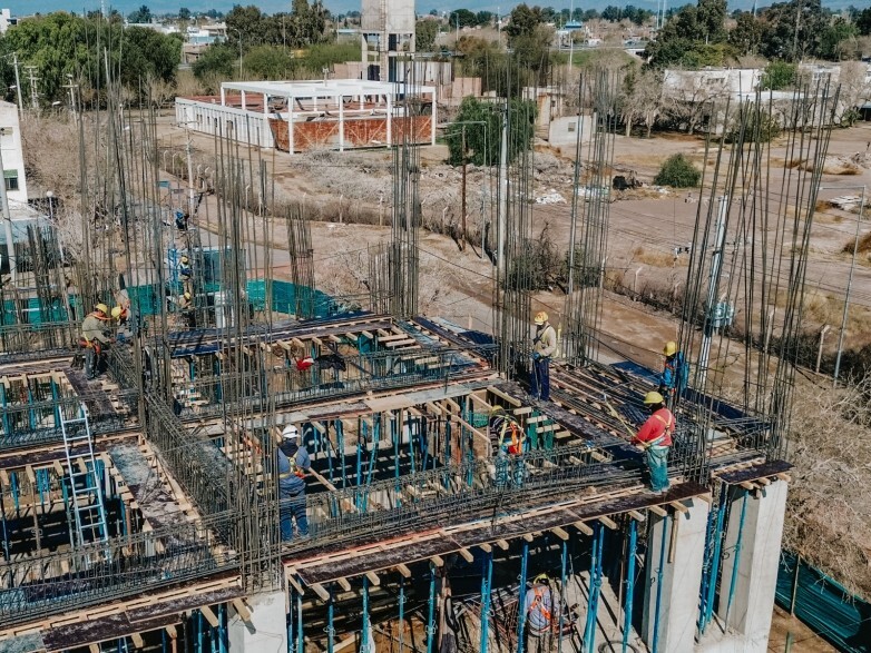 1000302038.jpg La construcción del nuevo Instituto Odontológico supera el 30 % de avance.