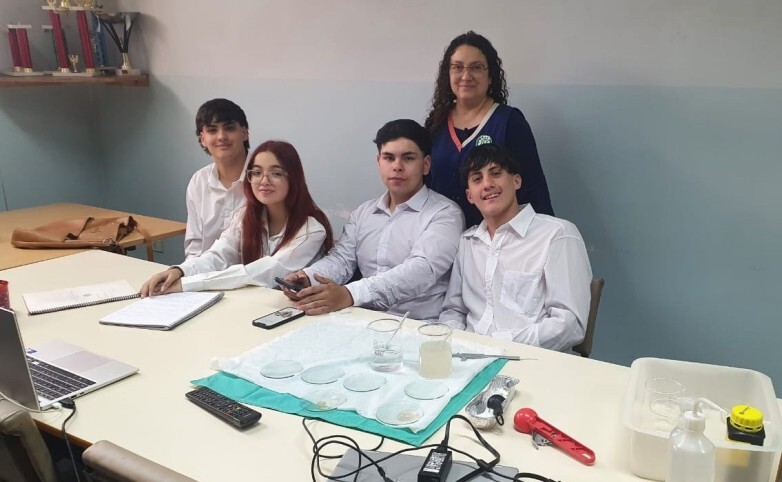 1000309331.jpg La EPET N°3 ganó un certamen con su proyecto de cápsulas de agua comestibles