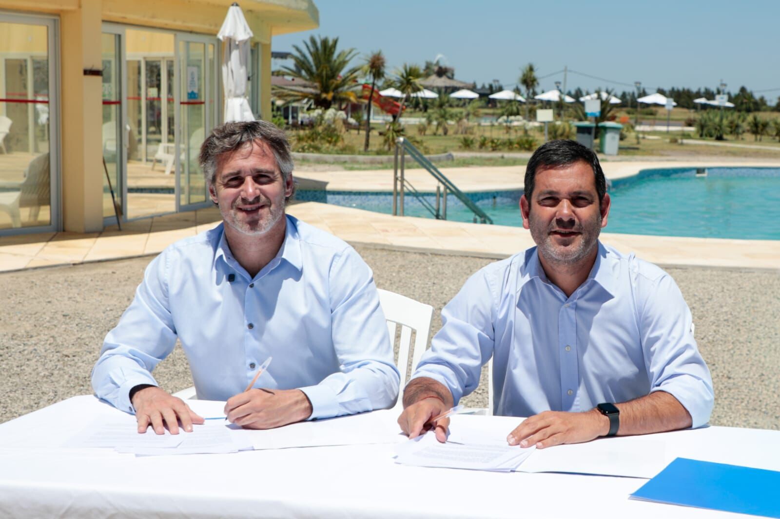 *Achával visitó el Municipio de Dolores y firmó un convenio entre los distritos* *Achával visitó el Municipio de Dolores y firmó un convenio entre los distritos*