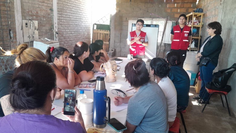 1000323387.jpg Capacitación, sobre uso de maquinaria textil con ayuda de la Cruz Roja
