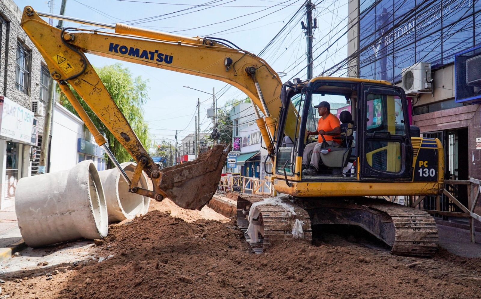 *Sigue avanzando la obra hidráulica de Pilar centro y se colocaron paradas provisorias*