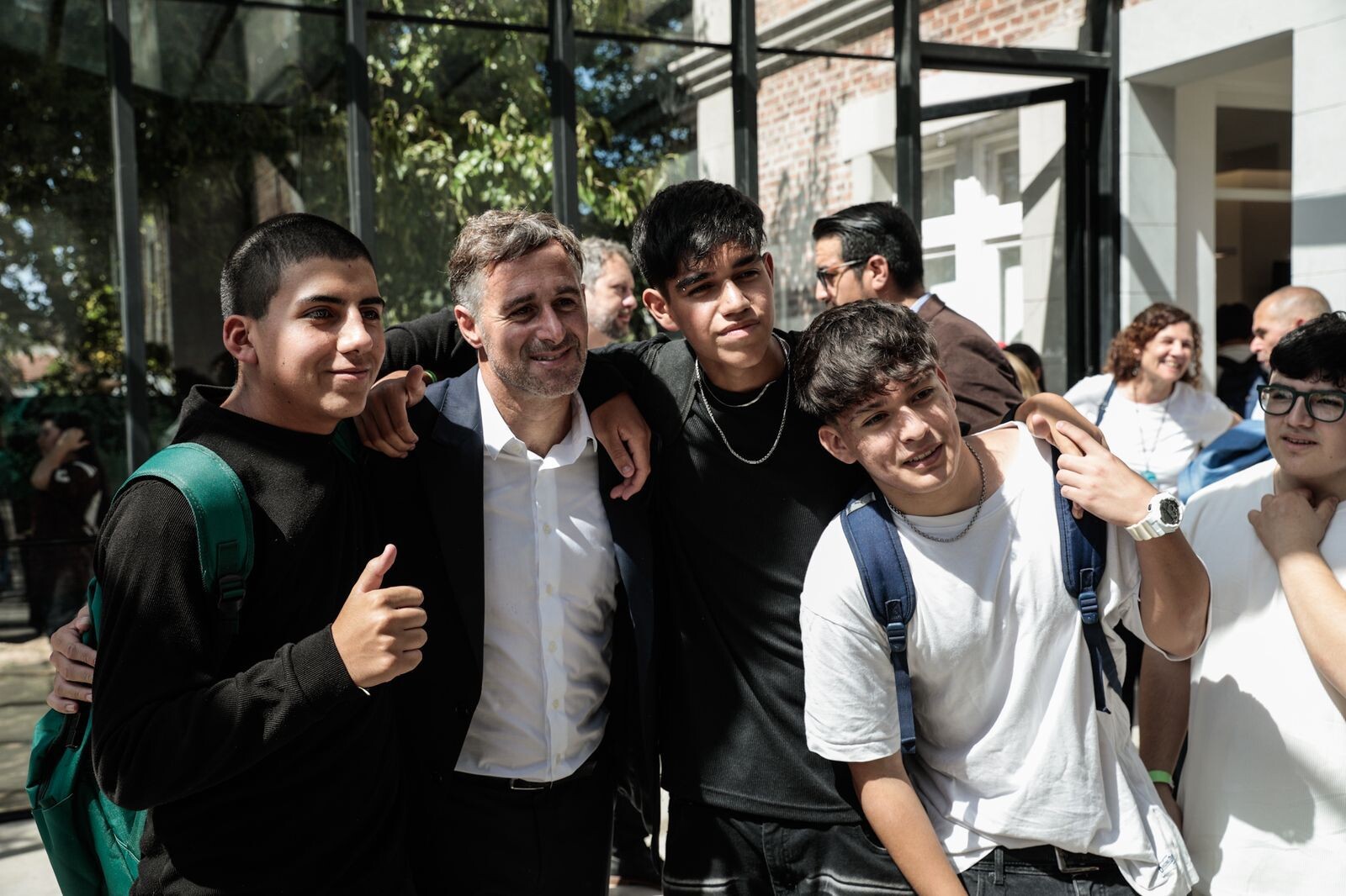 *Achával recorrió el nuevo edificio de la Universidad Nacional de Pilar junto a la comunidad educativa*
