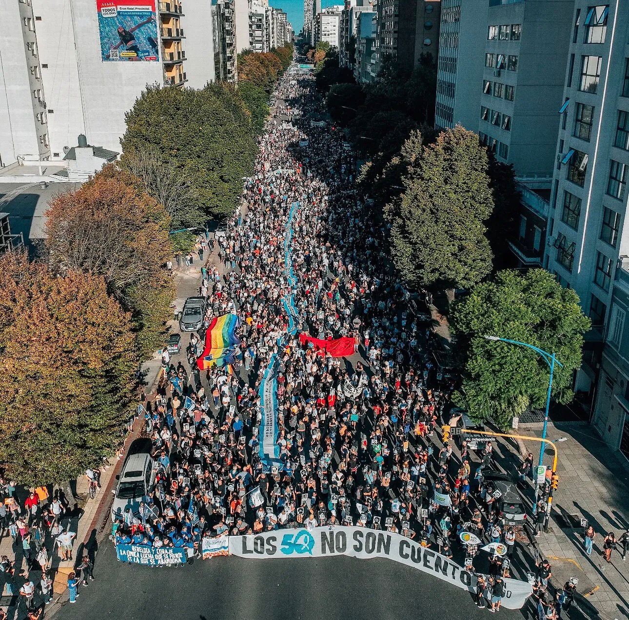 A 50 años del golpe: Una marea humana de un millón de personas desbordó la Plaza de Mayo bajo el grito de “Nunca Más”
