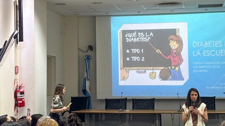 1000380967.jpg Docentes se capacitan para actuar ante situaciones vinculadas a la diabetes en el ámbito escolar