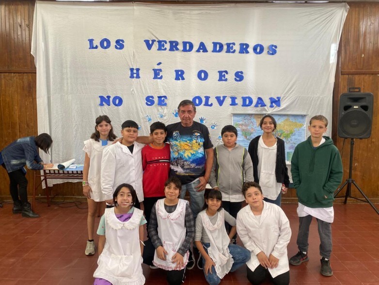 1000388148.jpg En 2025: más de 1600 estudiantes recibieron charlas de Veteranos de Malvinas