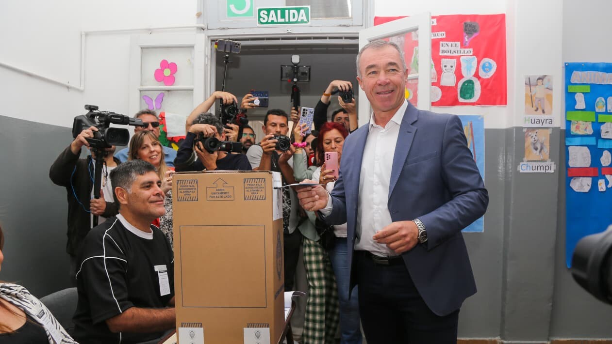 1000407525.jpg San Juan; Fabián Martín emitió su voto en Rivadavia