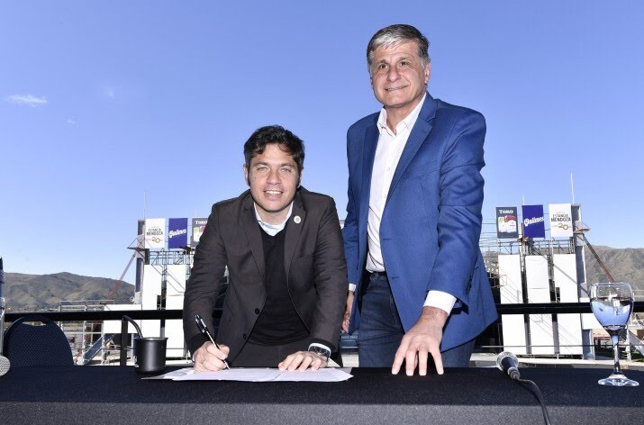 Axel Kicillof firmó convenios turísticos, educativos y agrarios en Córdoba y apuntó contra Milei