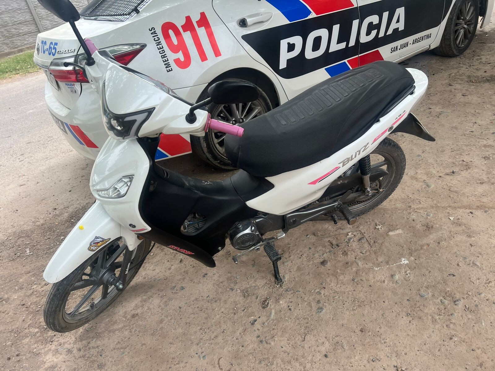 1000411274.jpg COMANDO RADIOELÉCTRICO NORTE; Recuperan motocicleta robada en Rawson