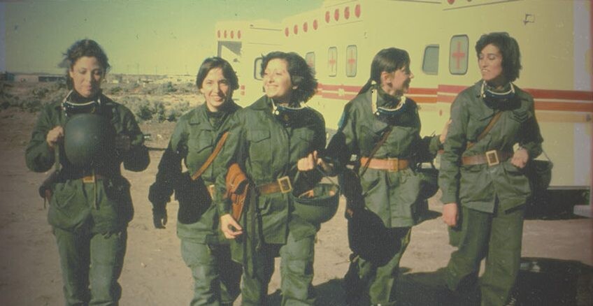 MUJERES EN LA GUERRA DE MALVINAS: ENFERMERAS, INSTRUMENTADORAS QUIRÚRGICAS y OFICIALES