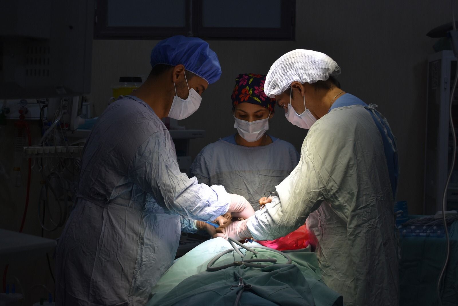 1000420749.jpg El Hospital Marcial Quiroga realizó la primera artroscopia de mandíbula en la salud pública de San Juan