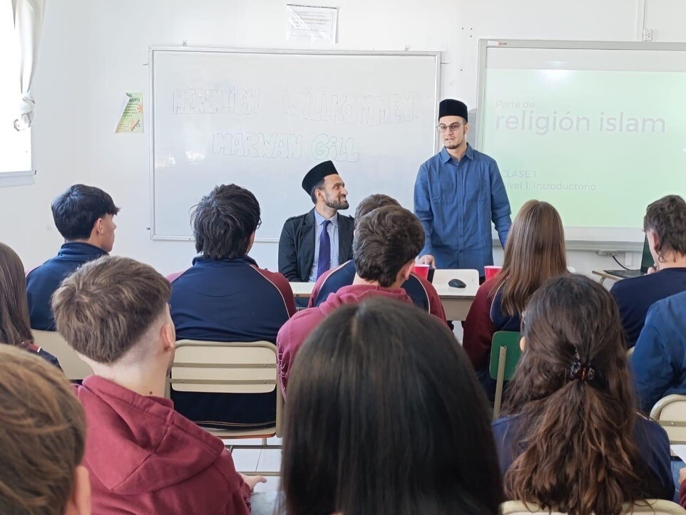 Entrevista exclusiva con FARUQ BARD RUGGIERI: docente y difusor de la comunidad AHMADIA en Argentina.