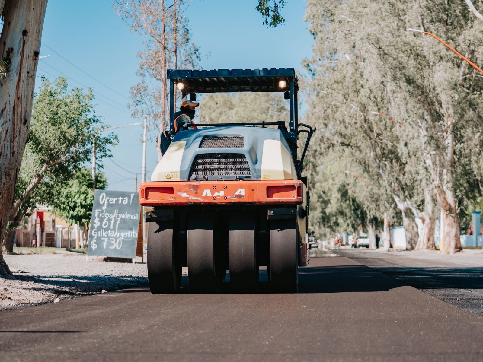 1000424220.jpg Finalizó la repavimentación de una importante calle en Rawson