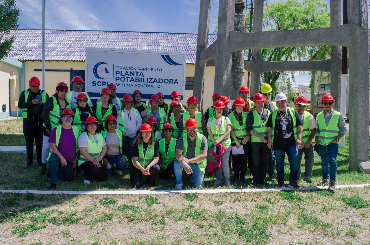 La SCPL promovió una visita de referentes barriales al Sistema Acueductos para fortalecer la concientización sobre el cuidado del agua