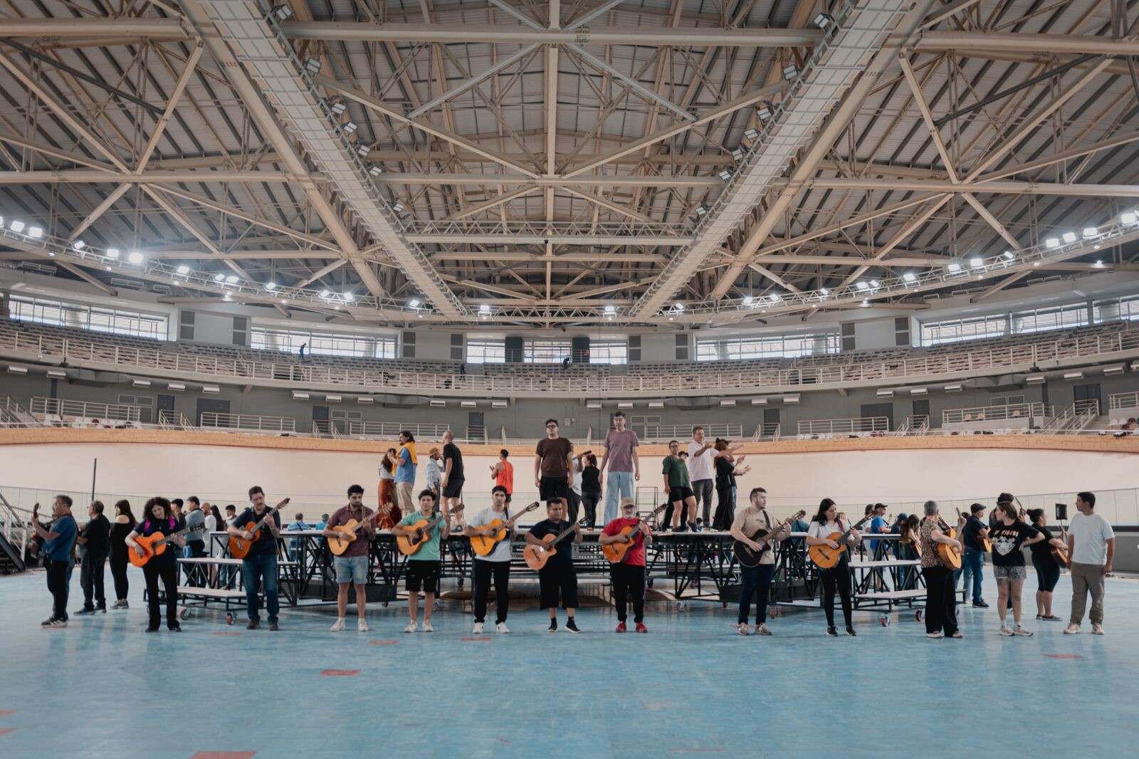 1000437490.jpg Una serenata multitudinaria que emocionará en el show del Velódromo